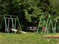 деревянные дачные домики база отдыха ночлеги на берегу озера в Польше Мазурские озера